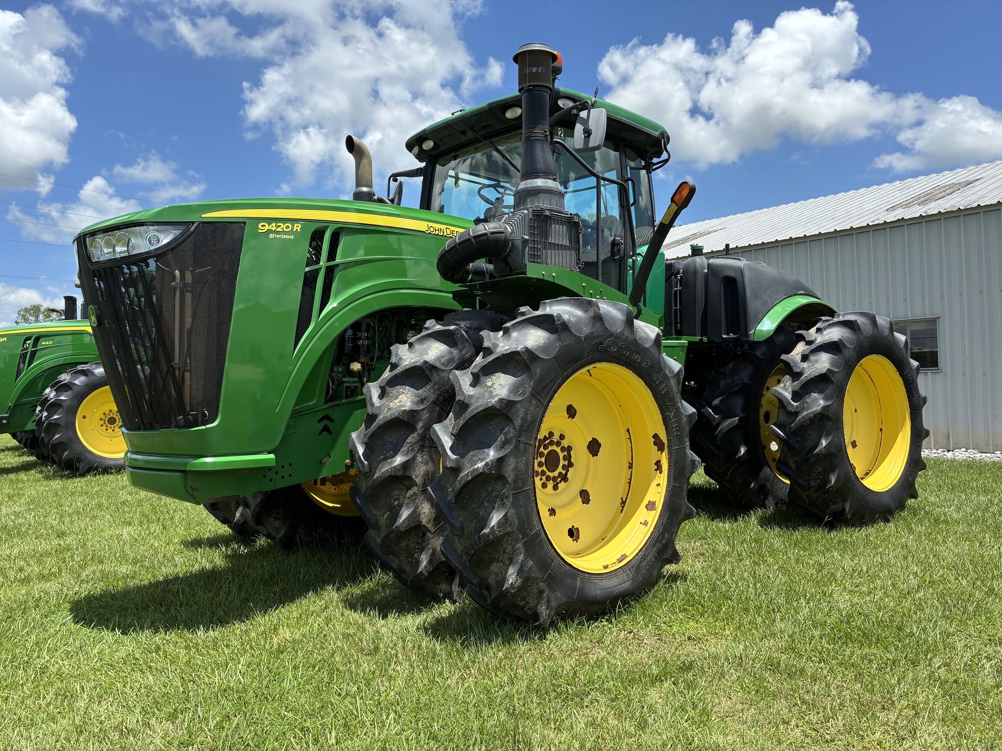2017 John Deere 9420R Equipment Image0