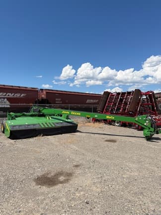 Image of John Deere 946 equipment image 1