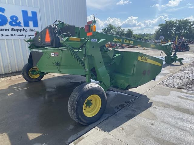 Image of John Deere 946 equipment image 3