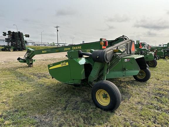 Image of John Deere 946 equipment image 2