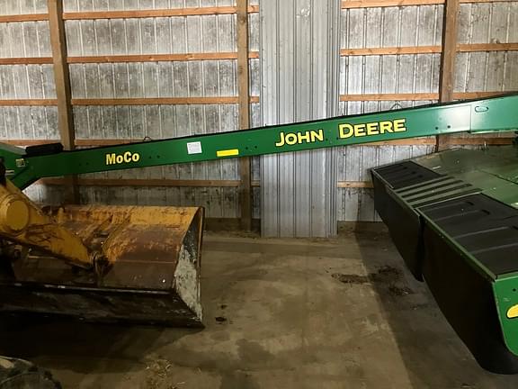 Image of John Deere 946 equipment image 4