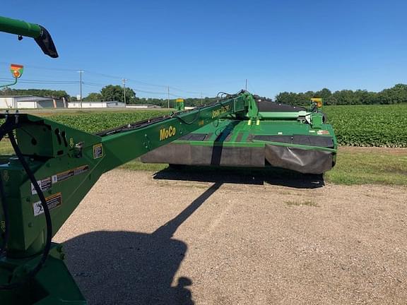 Image of John Deere 946 equipment image 1