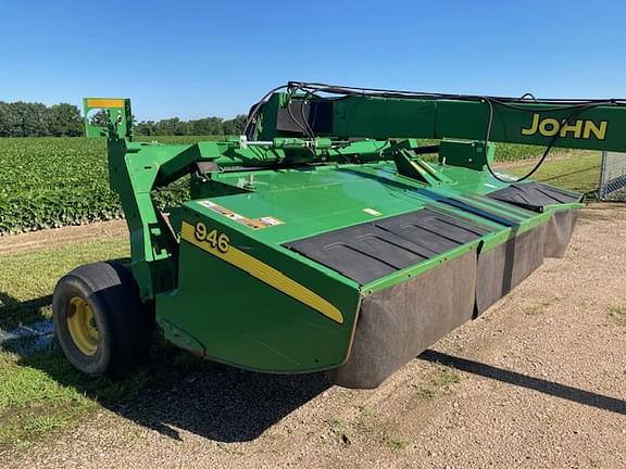 Image of John Deere 946 equipment image 3