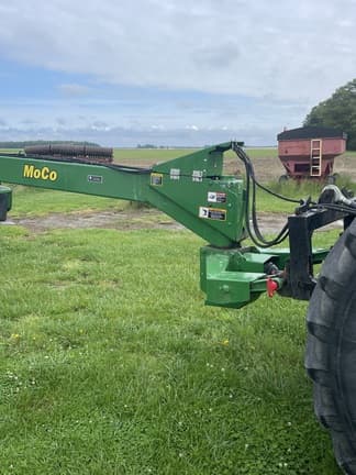 Image of John Deere 946 equipment image 2