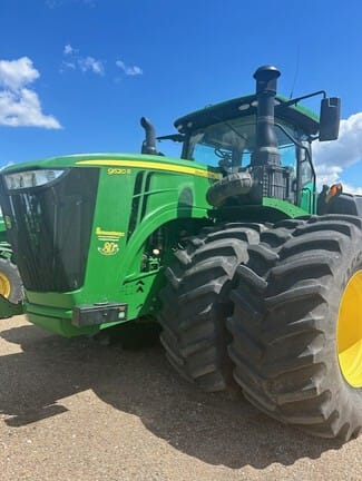 2017 John Deere 9520R Equipment Image0