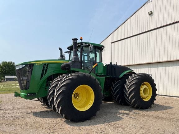2017 John Deere 9520R Equipment Image0