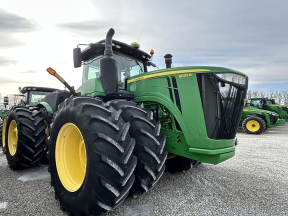 2017 John Deere 9520R Equipment Image0