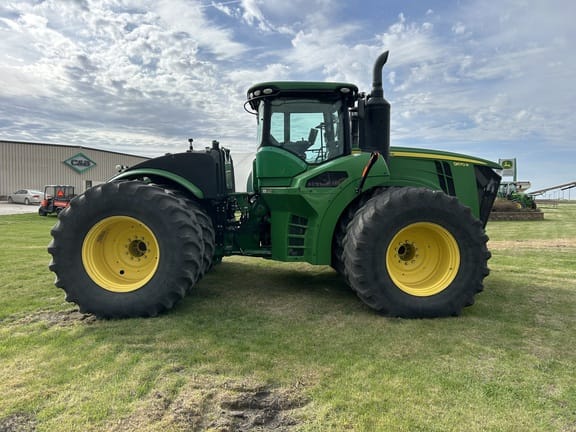 2017 John Deere 9570R Equipment Image0
