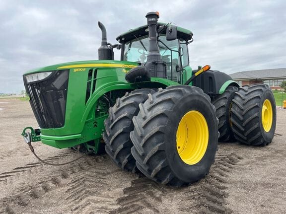 2017 John Deere 9570R Equipment Image0
