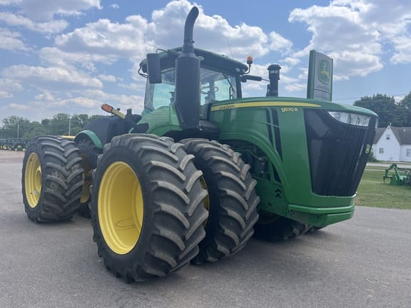 2017 John Deere 9570R Equipment Image0