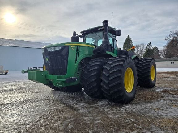2017 John Deere 9570R Equipment Image0