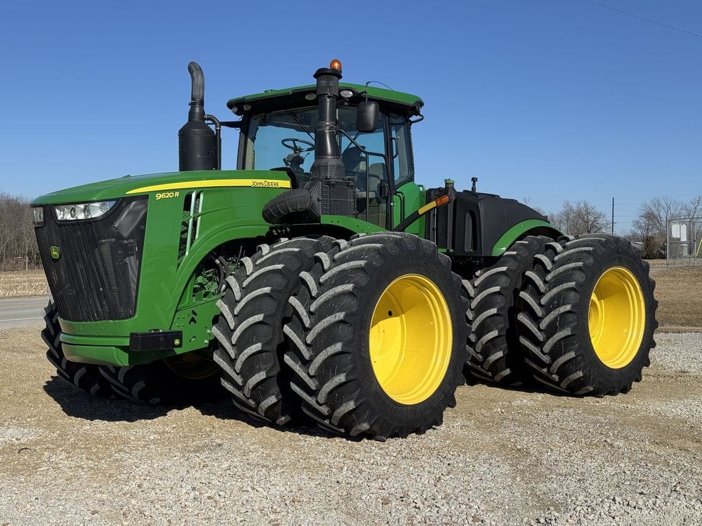 2017 John Deere 9620R Equipment Image0