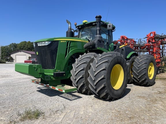 2017 John Deere 9620R Equipment Image0