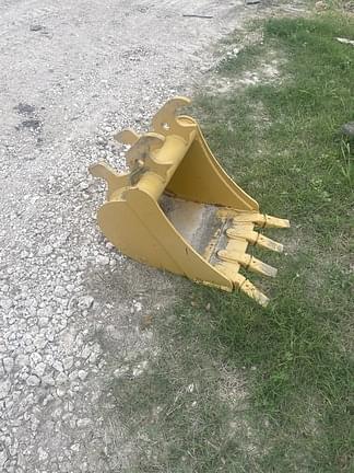 Image of John Deere Compact Excavator Bucket equipment image 3