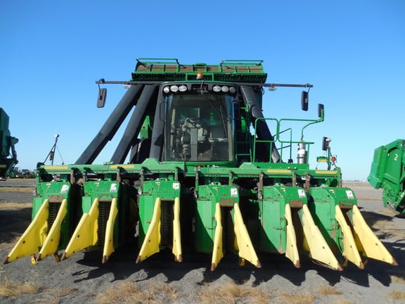 2017 John Deere CP690 Equipment Image0