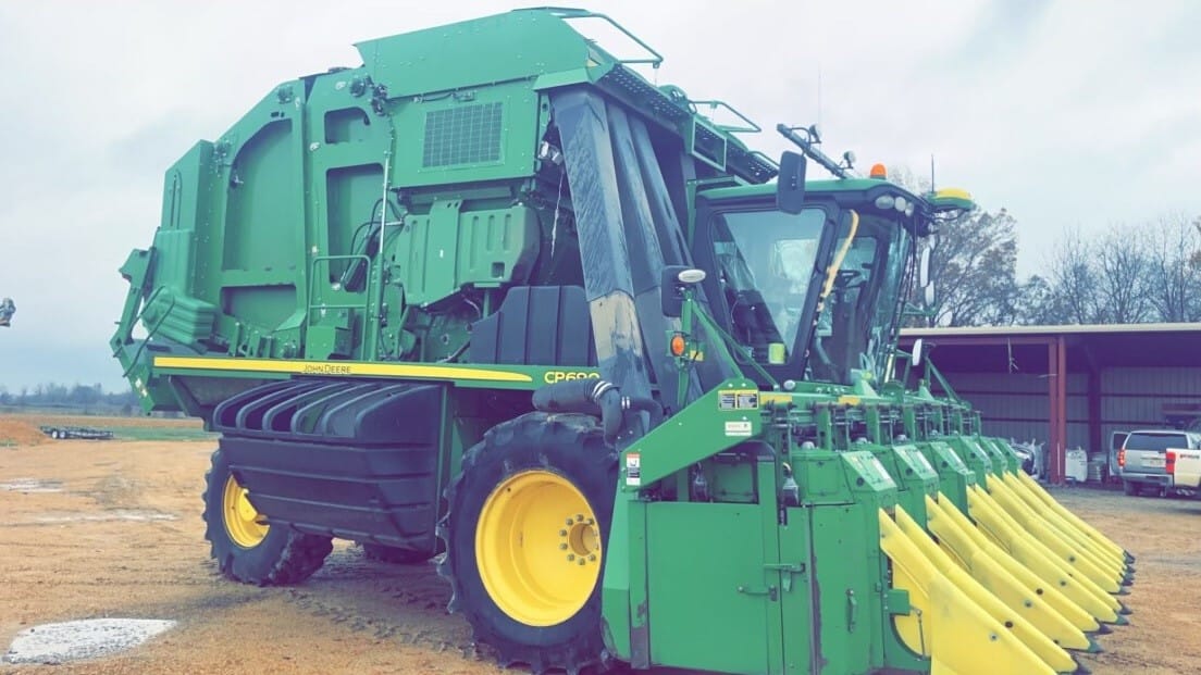 2017 John Deere CP690 Equipment Image0