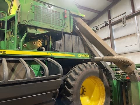 Image of John Deere CP690 equipment image 3