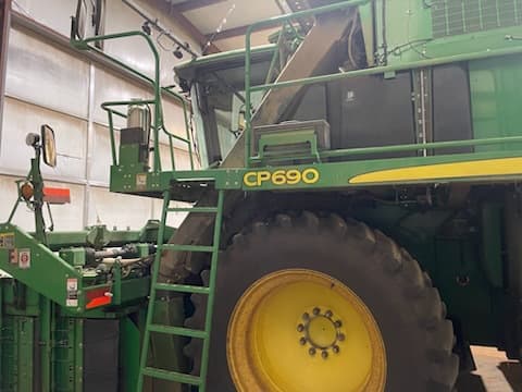 Image of John Deere CP690 equipment image 4