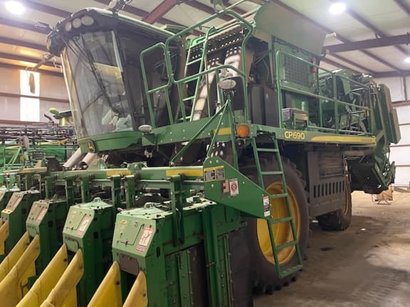 Image of John Deere CP690 equipment image 1