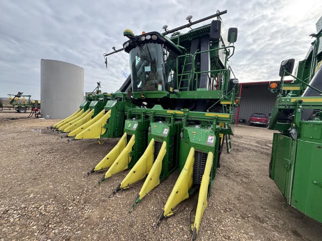 Image of John Deere CP690 equipment image 1