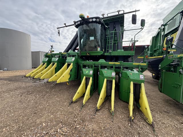 Image of John Deere CP690 equipment image 2