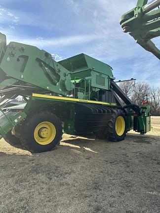 Image of John Deere CP690 equipment image 4