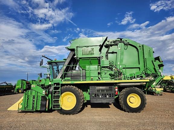 Image of John Deere CP690 equipment image 1