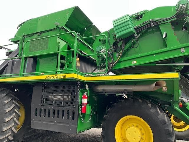 Image of John Deere CP690 equipment image 4