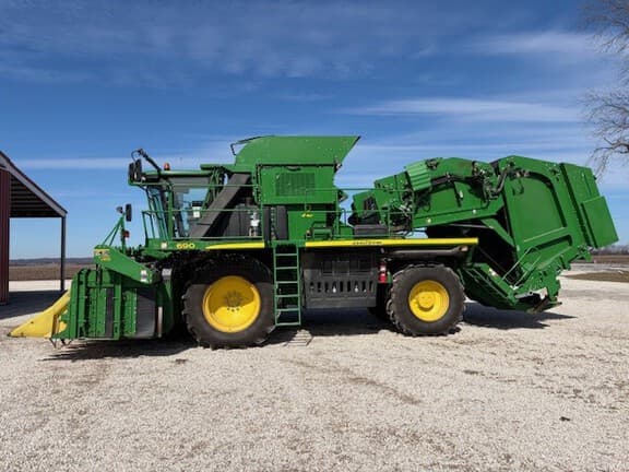 Image of John Deere CP690 equipment image 1