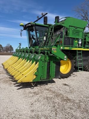 2017 John Deere CP690 Image