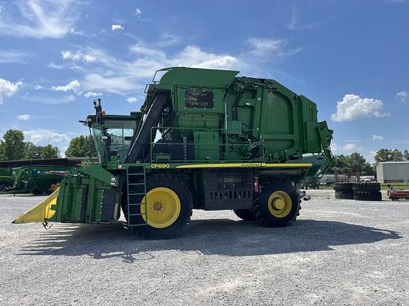 Image of John Deere CP690 equipment image 2