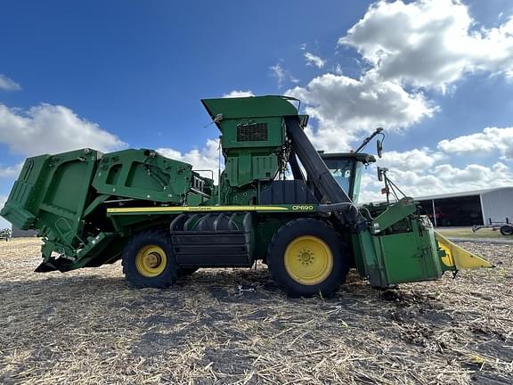 Image of John Deere CP690 equipment image 1