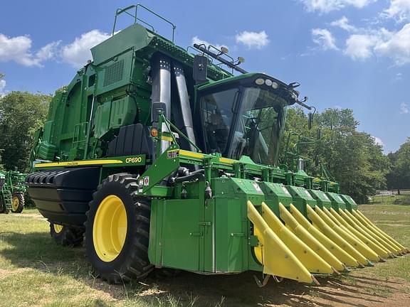 2017 John Deere CP690 Equipment Image0