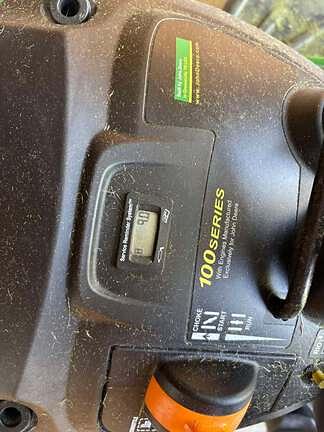 Image of John Deere D125 equipment image 4