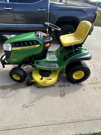 Image of John Deere D130 equipment image 4