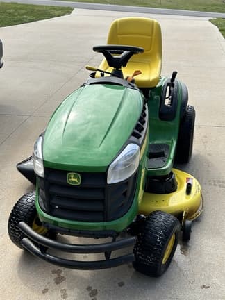 Image of John Deere D130 equipment image 2