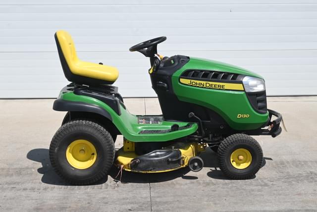 Image of John Deere D130 equipment image 1