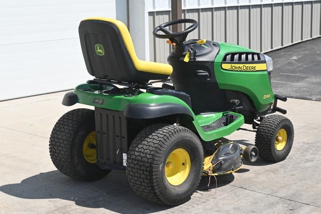 Image of John Deere D130 equipment image 2