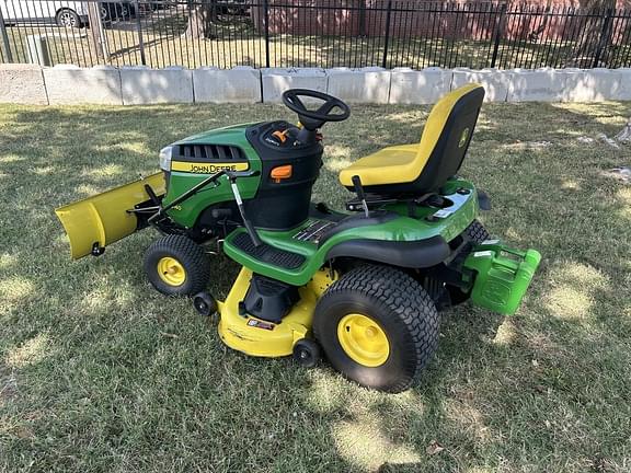 Image of John Deere D140 equipment image 2