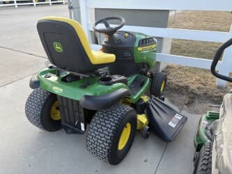 Image of John Deere D140 equipment image 3