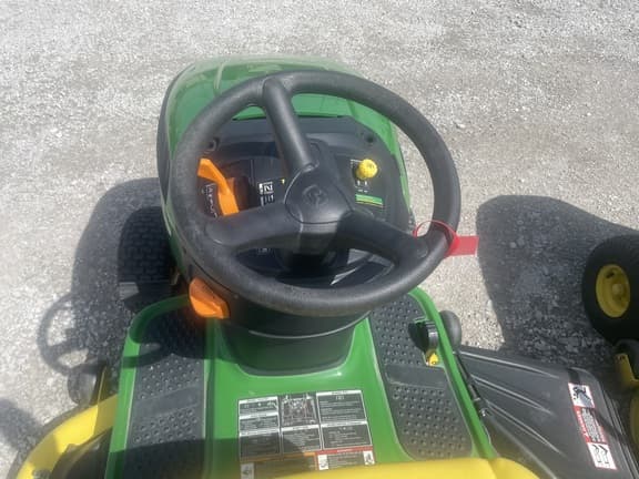 Image of John Deere D140 equipment image 4