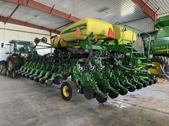 2017 John Deere DB44 Equipment Image0