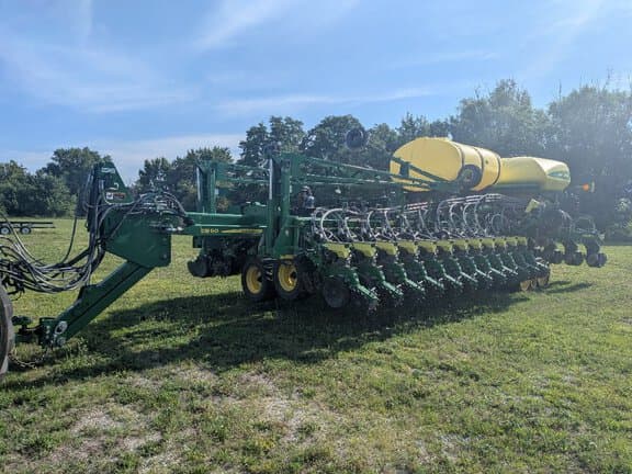 Image of John Deere DB60 equipment image 2