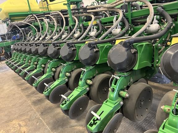 Image of John Deere DB60 equipment image 2