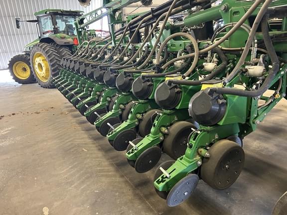 Image of John Deere DB60 equipment image 1