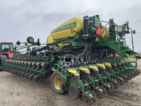 Image of John Deere DB60 equipment image 1