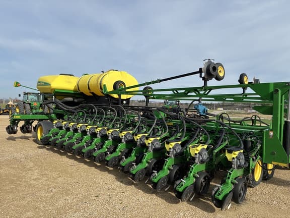 Image of John Deere DB66 equipment image 4