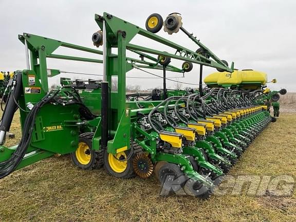 Image of John Deere DB90 equipment image 1