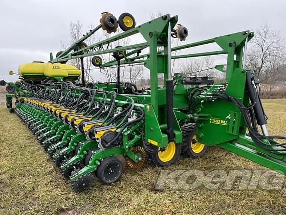 Image of John Deere DB90 equipment image 2