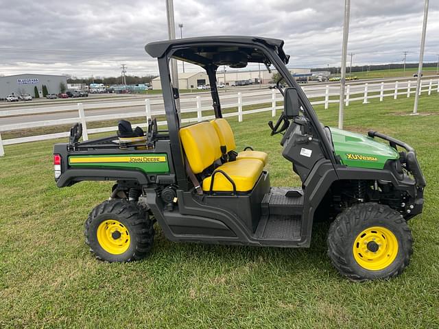 Image of John Deere XUV 835M equipment image 1